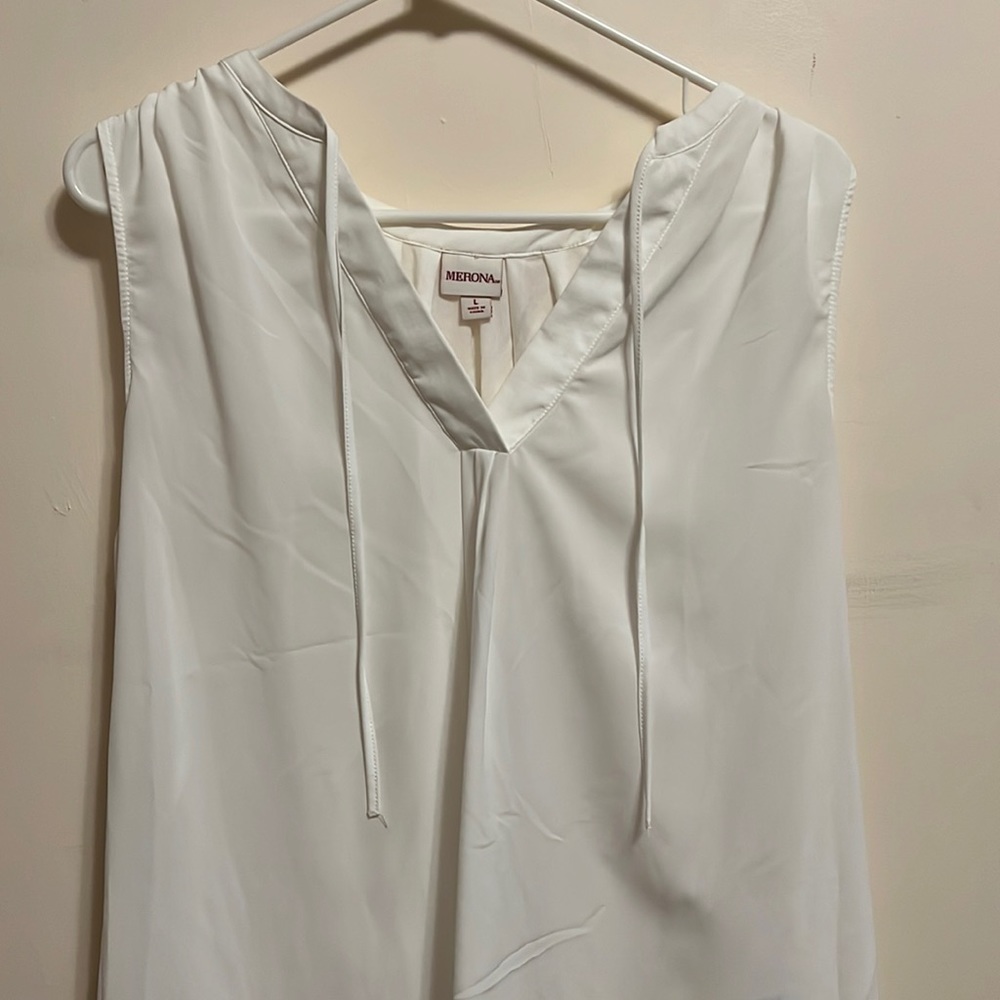 Merona white blouse v neck